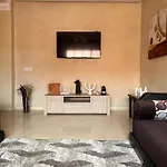Bel Appart, Tres Bien Situe, Avec Piscine, Wifi, Clim, Parking