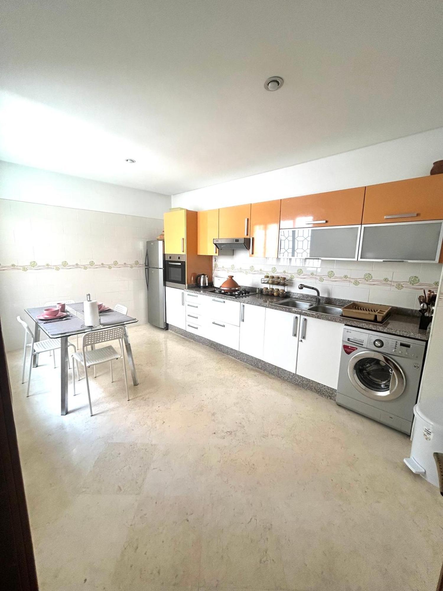 Bel Appart, Tres Bien Situe, Avec Piscine, Wifi, Clim, Parking Appartement