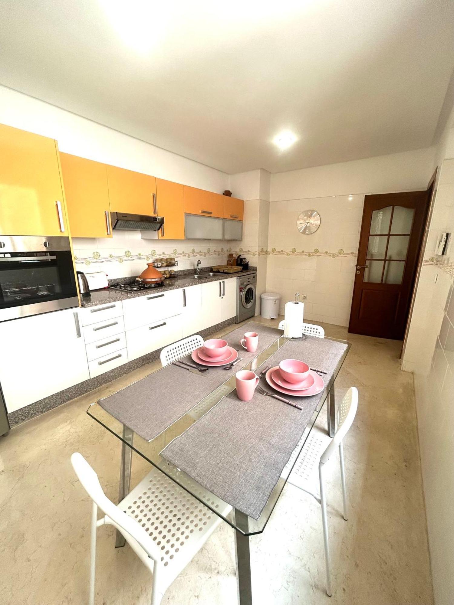 Bel Appart, Tres Bien Situe, Avec Piscine, Wifi, Clim, Parking Marrakesh