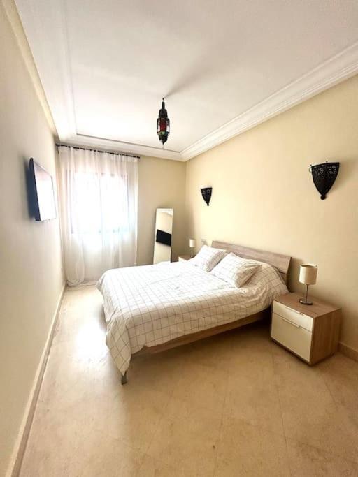 Bel Appart, Tres Bien Situe, Avec Piscine, Wifi, Clim, Parking