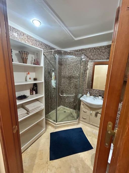 Bel Appart, Tres Bien Situe, Avec Piscine, Wifi, Clim, Parking Appartement
