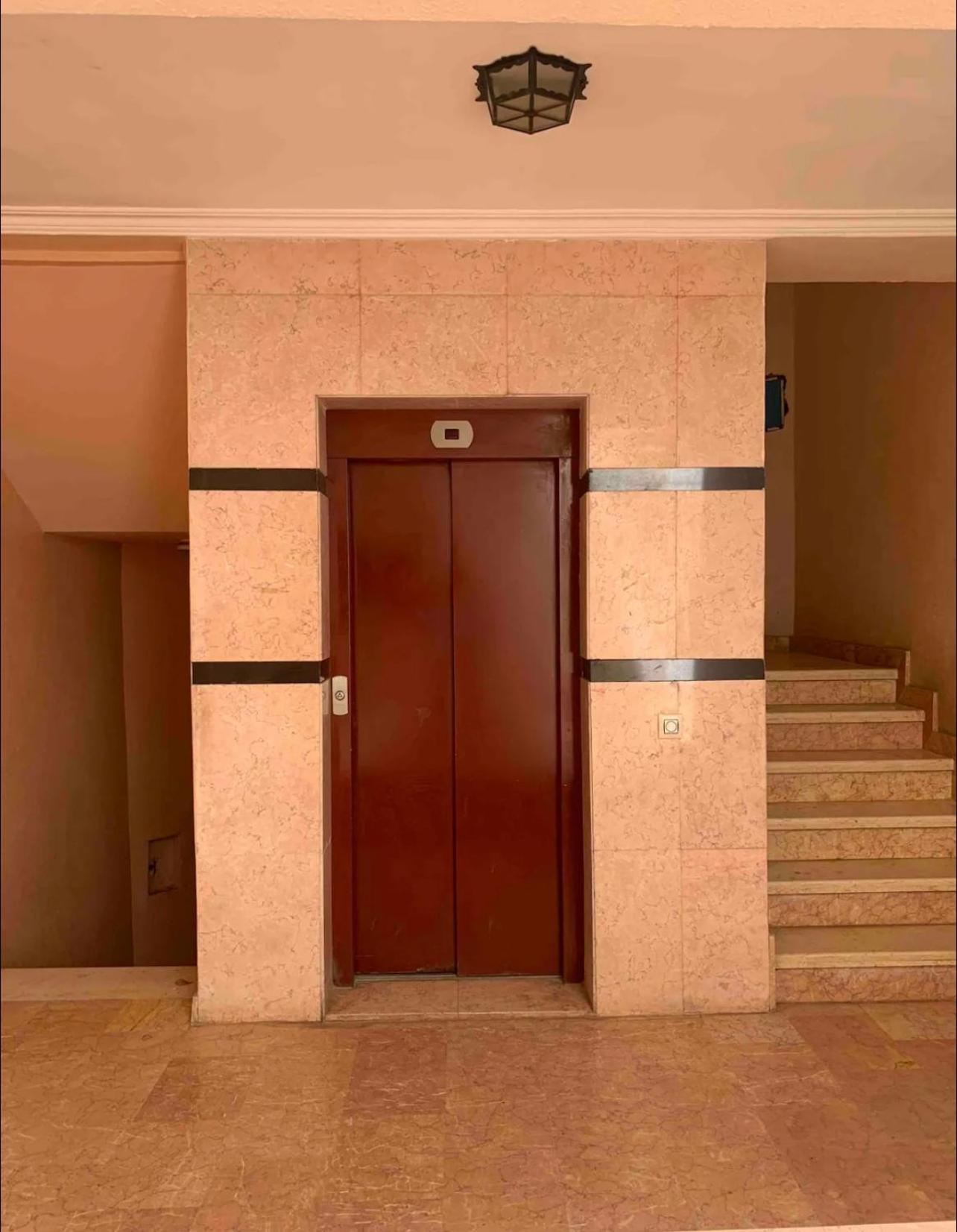 Bel Appart, Tres Bien Situe, Avec Piscine, Wifi, Clim, Parking * Marrakesh